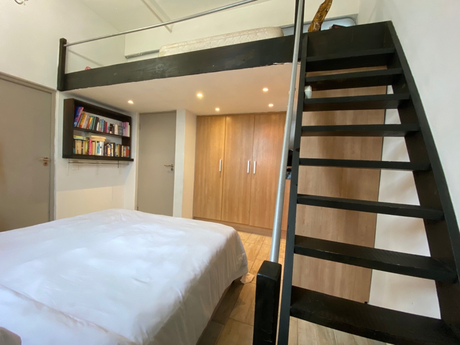 2 Bedroom Property for Sale in Woodstock Western Cape